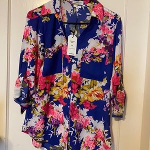 NWT Medium Slim floral Express Portofino blouse